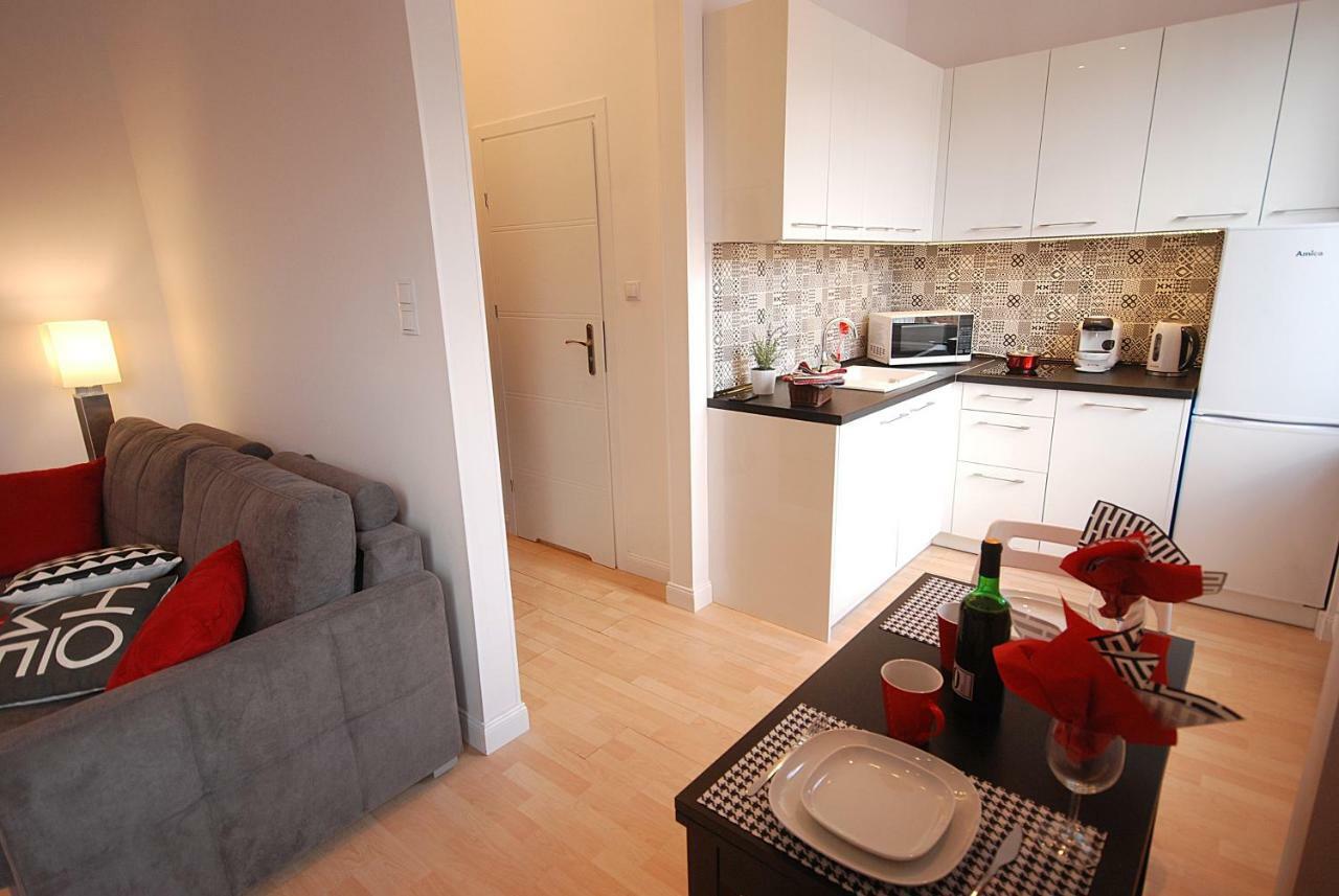 Nowy Apartament Wilcza Варшава Екстер'єр фото